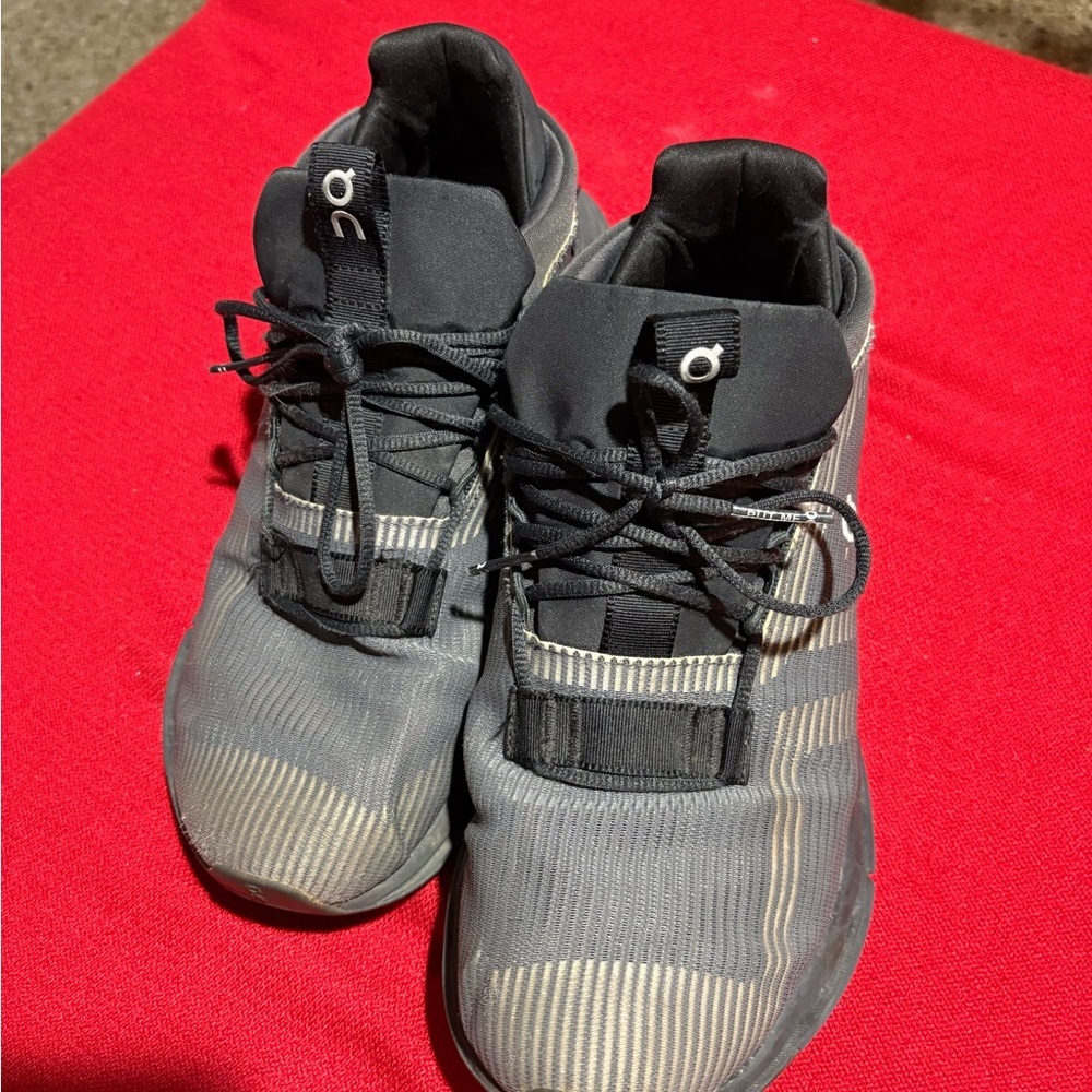 On Running Cloudnova Void 'Eclipse
Undyed White' MEN'S Size US M9.5